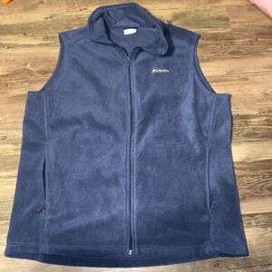 Columbia men’s XLT navy blue vest with zipper pockets